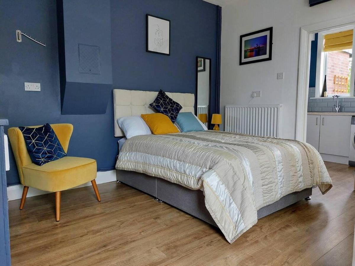 Inviting 1-Bed Apartment In Херн Бей Екстериор снимка